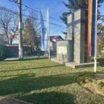 Zona din jurul Monumentului Eroilor din Balotești, reamenajată de o firmă locală